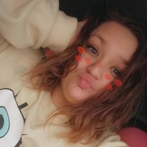 Meet your Posher, Lea